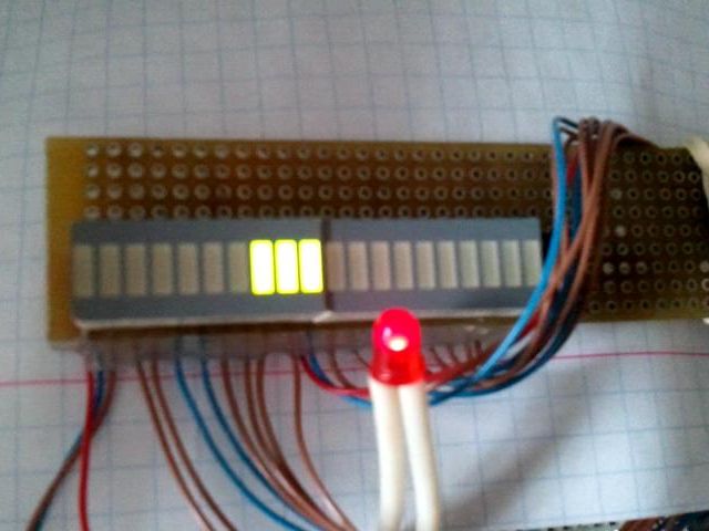 Индикатор активности жесткого диска на 10 светодиодах - Компьютер ...